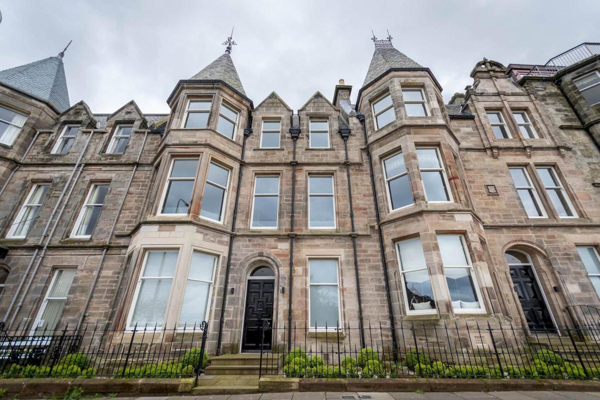 Luxury Penthouse On The Scores - Best View In St Andrews Apartment Exterior photo